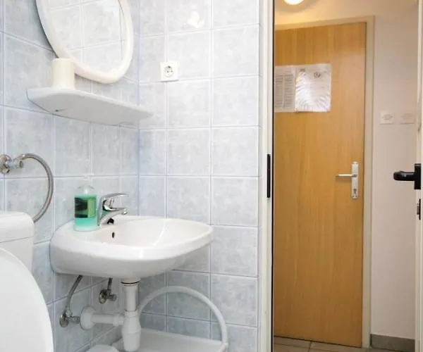 Double 7953a Guest house